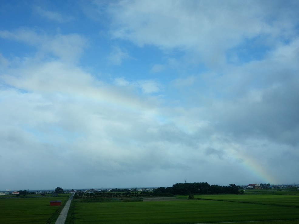 北海道新幹線から虹