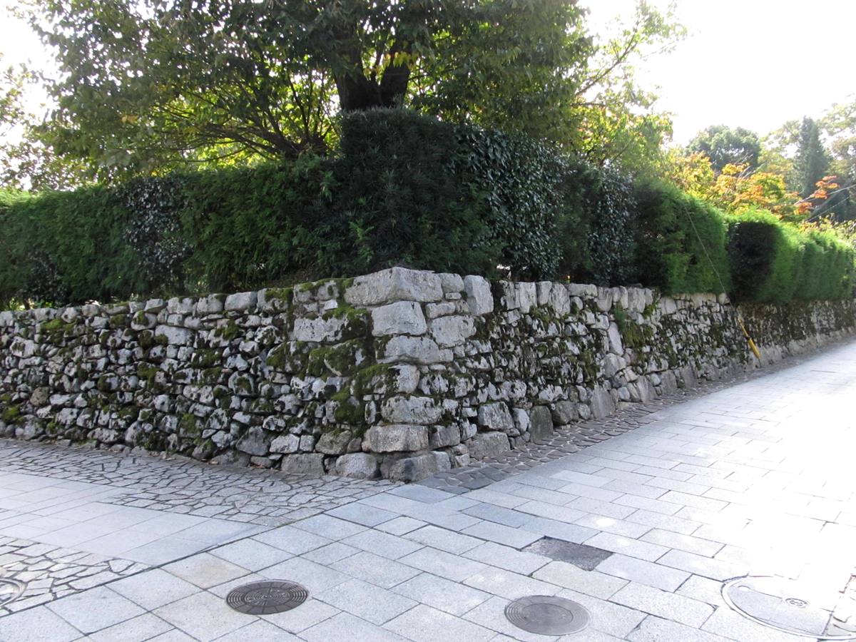 坂本の石垣の道