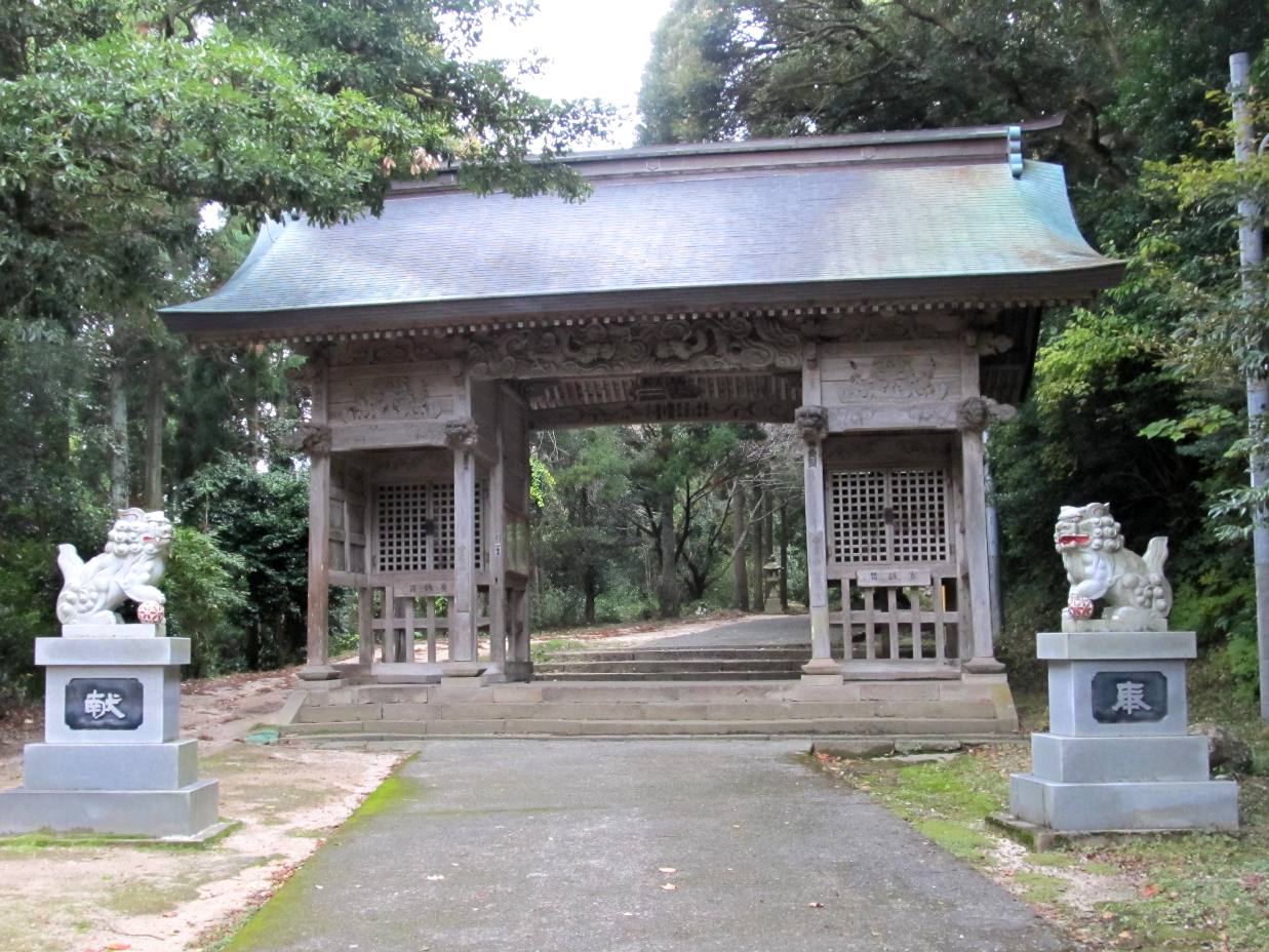 倭文神社(しとりじんじゃ)の山門