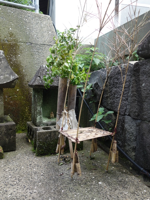 和多津美神社　竹のタナ